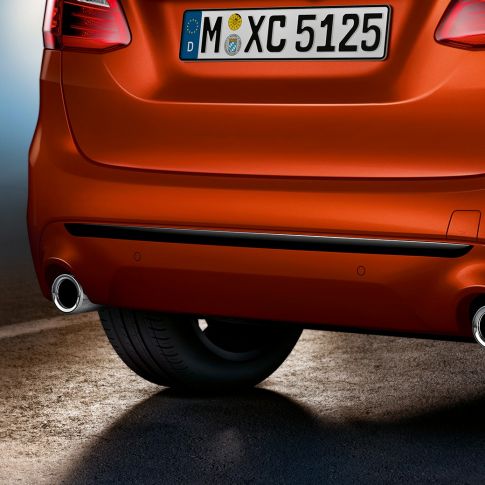 Heckpartie BMW 2er Active Tourer F45 Heckpartie BMW 2er Active Tourer 220i F45 Facelift 2018 Sunset Orange metallic Nahaufnahme Heck