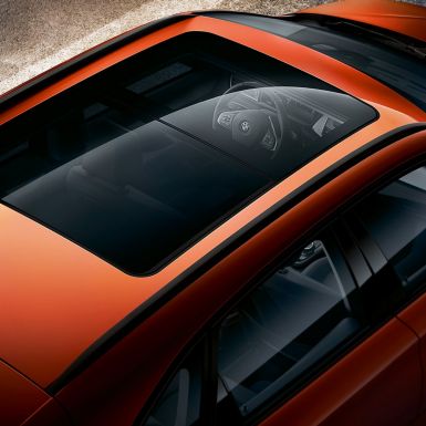 Panorama-Glasdach BMW 2er Active Tourer Panorama-Glasdach BMW 2er Active Tourer F45 Facelift 2018 Sunset Orange metallic Vogelperspektive
