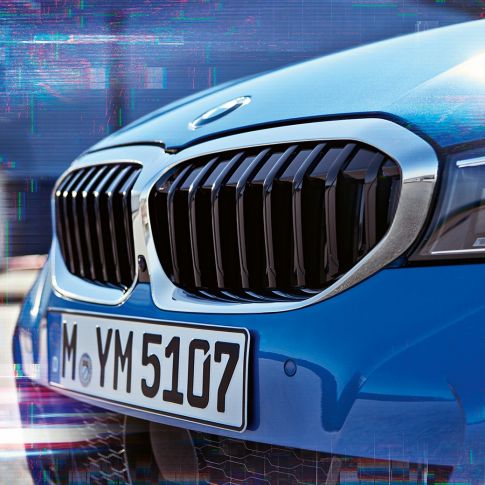 BMW 3er Limousine, Doppelniere G20. Seitliche Nahaufnahme der Doppelniere der BMW 3er Limousine G20.