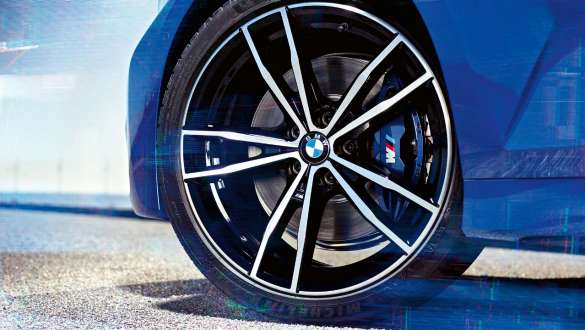 BMW 3er Limousine, M Sportbremse. G20 Detailansicht des Rades der BMW 3er Limousine mit M Sportbremse. G20