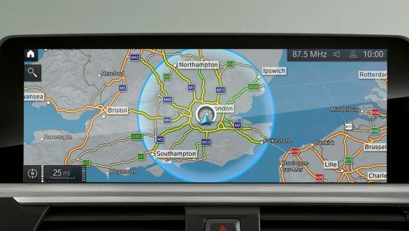 Plug-in-Hybrid BMW 5er Limousine 2021 G30 Navigationssystem Plug-in-Hybrid BMW 5er Limousine 2021 G30 Navigationssystem Nahaufnahme