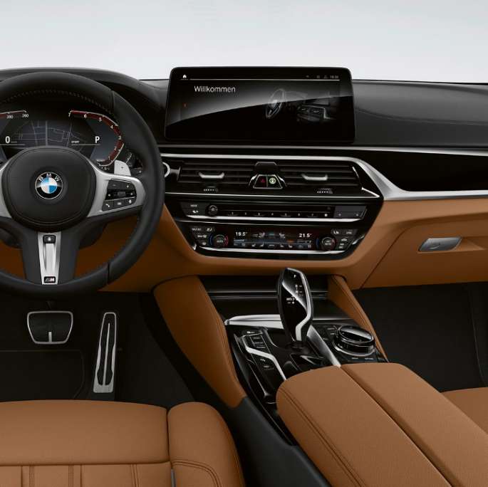 Cockpit BMW 5er Touring G31 M Sportpaket Cockpit BMW 5er Touring 530e G31 2020 M Sportpaket Leder 'Dakota' Cognac Exklusivnaht mit Keder in Kontrast Innenraum