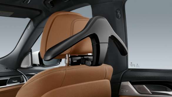 BMW Kleiderbügel Schwarz Travel & Comfort BMW 6er Gran Turismo G32 2020 BMW Kleiderbügel Schwarz Travel & Comfort BMW 6er Gran Turismo G32 2020 Nahaufnahme