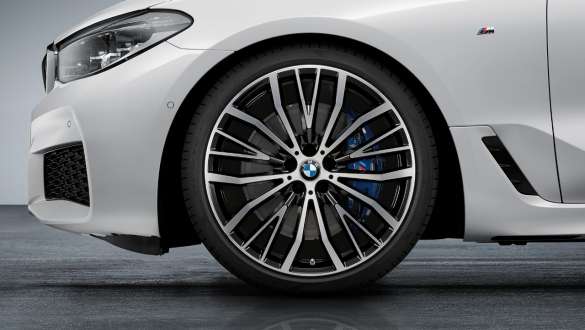 21" BMW Leichtmetallrad V-Speiche 687 Bicolor Einzelrad ohne Reifen vorn BMW 6er Gran Turismo G32 2020 21" BMW Leichtmetallrad V-Speiche 687 Bicolor Einzelrad ohne Reifen vorn BMW 6er Gran Turismo G32 2020 Nahaufnahme