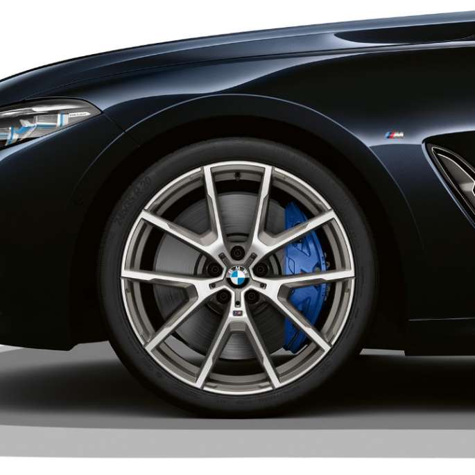19'' M Leichtmetallräder Doppelspeiche 727 M Bicolor G15. BMW 8er Coupé, Carbonschwarz metallic, 19'' M Leichtmetallräder Doppelspeiche 727 M Bicolor G15.