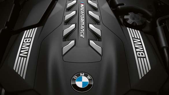 BMW TwinPower Turbo 8-Zylinder Benzinmotor G15. BMW 8er Coupé, Aufsicht, BMW TwinPower Turbo 8-Zylinder Benzinmotor G15.