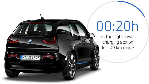 BMW i3s I01 Fluid Black mit Akzent BMW i Blau Dreiviertel-Heckansicht BMW i3s I01 Fluid Black mit Akzent BMW i Blau Dreiviertel-Heckansicht