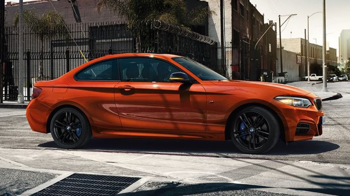 Fahrzeugdesign BMW M240i Coupé Fahrzeugdesign BMW M240i Coupé F22 2017 Sunset Orange metallic Seitenansicht