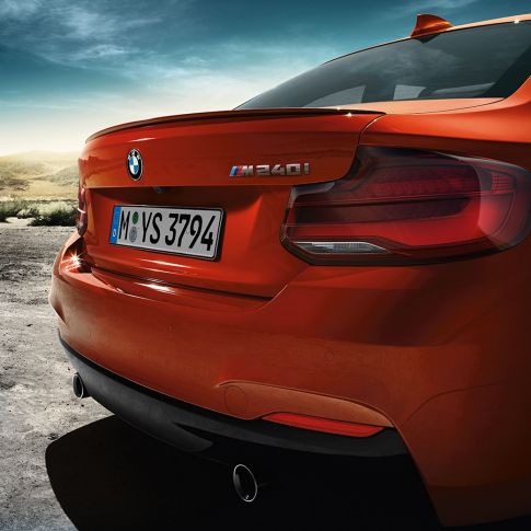 Heckdesign BMW M240i Coupé Heckdesign BMW M240i Coupé F22 2017 Sunset Orange metallic Dreiviertel-Heckansicht