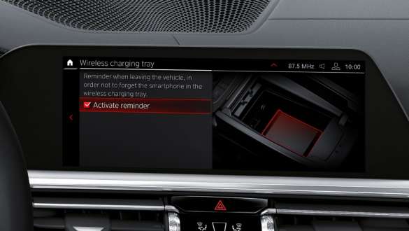 Telefonie mit Wireless Charging BMW 3er Limousine M Automobile G80 G20 BMW 3er Limousine M Automobile G80 G20 Telefonie mit Wireless Charging Control Display Innenraum