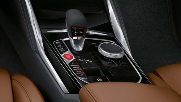 8-Gang M Steptronic Getriebe BMW M3 Competition Limousine G80 2020 BMW M3 Competition Limousine G80 2020 8-Gang M Steptronic Getriebe Nahaufnahme Gangwahlschalter