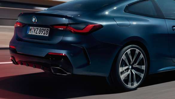Adaptives M Fahrwerk BMW M440i xDrive Coupé G22 2020 BMW M440i xDrive Coupé G22 2020 Adaptives M Fahrwerk Detail Heckschürze