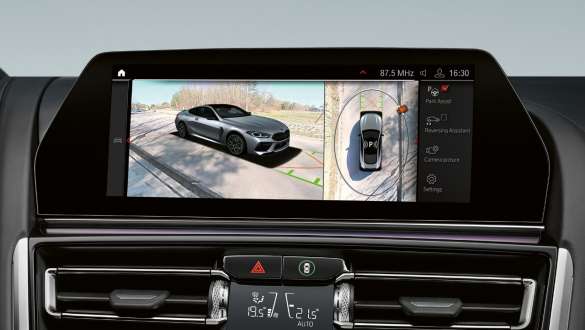 Parking Assistant Pack Plus. BMW 8er Coupé M Automobile mit Parking Assistant Pack Plus.
