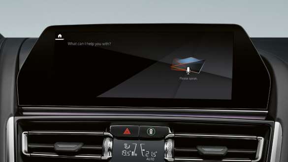 BMW Intelligent Personal Assistant. BMW 8er Coupé M Automobile mit BMW Intelligent Personal Assistant.