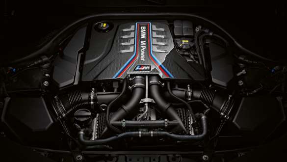 M TwinPower Turbo 8-Zylinder Benzinmotor BMW M8 Competition Gran Coupé F93 LCI 2022 BMW M8 Competition Gran Coupé F93 LCI Facelift 2022 M TwinPower Turbo 8-Zylinder Benzinmotor Nahaufnahme