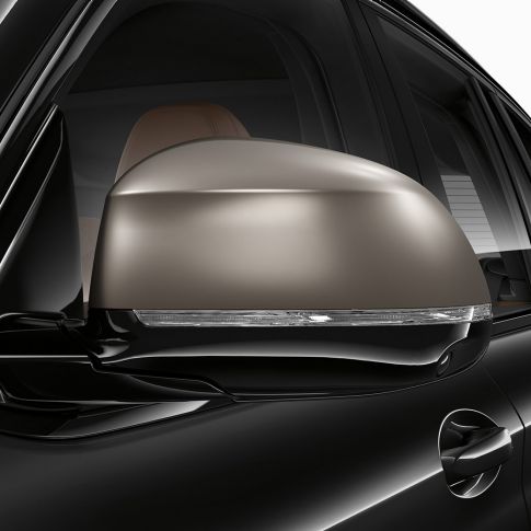 BMW X3 M40i und BMW X3 M40d SUV, Spiegelkappen G01. BMW X3 M40i und BMW X3 M40d SUV in Saphierschwarz metallic, Exterieur, galvanisierte Spiegelkappen in Cerium Grey G01.