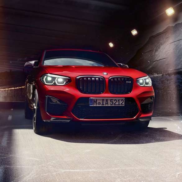 BMW X4 M Competition, Frontansicht. BMW X4 M Competition in Toronto Rot metallic, Exterieur, Frontansicht.