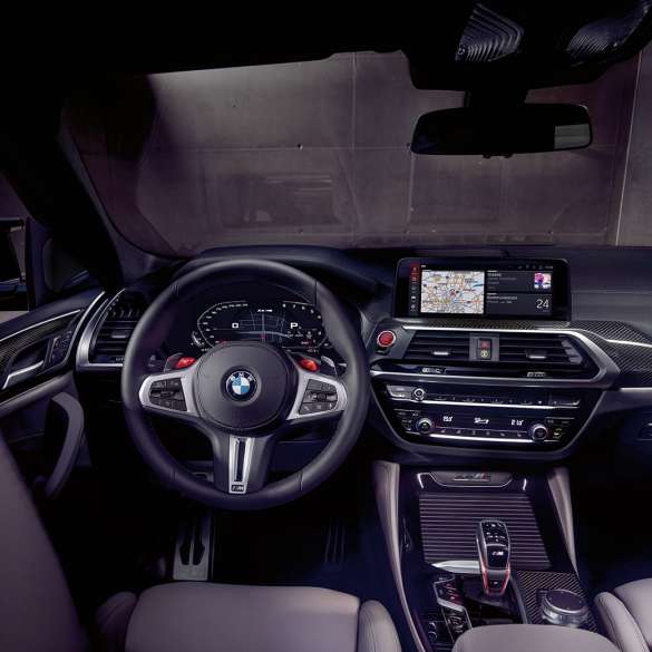 BMW X4 M Competition SUV, exklusives Cockpit. F98 BMW X4 M Competition SUV, Interieur, exklusives Cockpit mit M Sportsitzen und M Lederlenkrad. F98