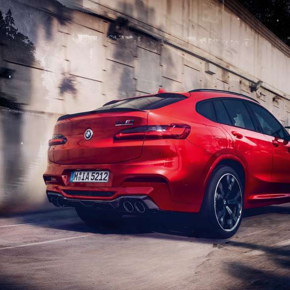 BMW X4 M Competition, Spiegelkappen aus Carbon. BMW X4 M Competition in Toronto Rot metallic, Exterieur, M Carbon Exterieurpaket, Spiegelkappen aus Carbon.