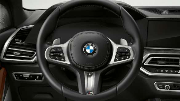 BMW X5 M50i und M50d mit Integral-Aktivlenkung G05 BMW X5 M50i und M50d mit Integral-Aktivlenkung G05 2018 SUV Cockpit