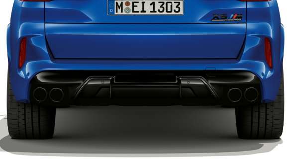 M Sportabgasanlage des BMW X5 M Competition F95 M Sportabgasanlage BMW X5 M Competition Marina Bay Blau metallic F95 2020 SUV Heckansicht