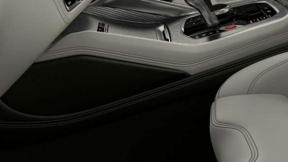 Kniepads im BMW X5 M Competition F95 Kniepads BMW X5 M Competition F95 2020 SUV Interieur