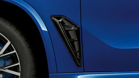 M Kieme des BMW X5 M Competition F95 M Kieme BMW X5 M Competition F95 2020 SUV Marina Bay Blau metallic Exterieur