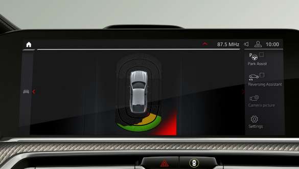BMW X6 M Automobile mit Parking Assistant Plus F96 Parking Assistant Plus BMW X6 M Automobile F96 2020 SUV Innenraum