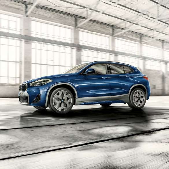 Dreiviertel Seitenansicht BMW X2 xDrive25e Plug-in-Hybrid F39 BMW X2 xDrive25e Plug-in-Hybrid 2020 F39 Dreiviertel Seitenansicht