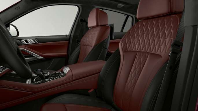 BMW X6 mit BMW Individual, Polsterung. G06 BMW X6 Interieur mit BMW Individual mit Fokus auf Polsterung G06