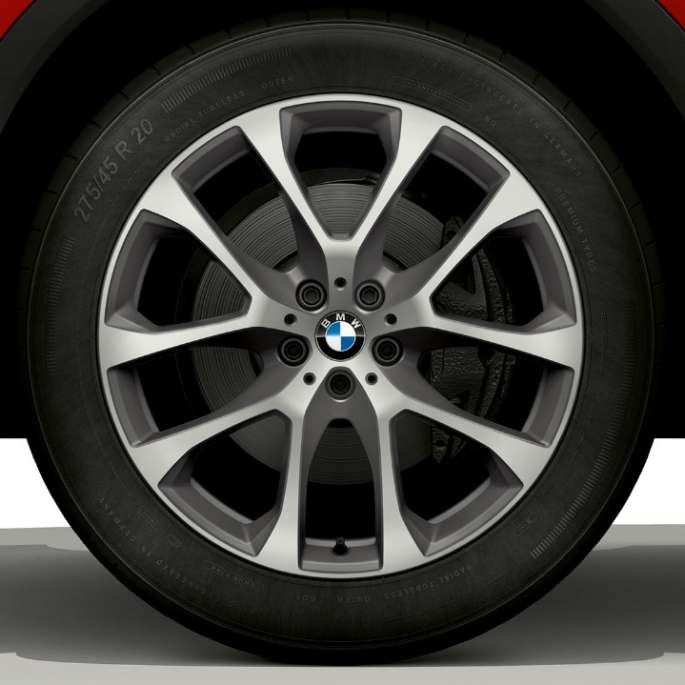 BMW X6 mit BMW xLine, Leichtmetallrad. G06 BMW X6 mit BMW xLine mit Fokus auf Leichtmettalrad. G06