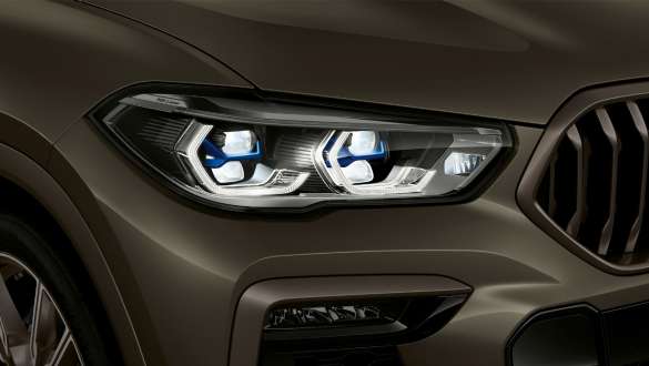 BMW Laserlicht. G06 Nahaufnahme des BMW X6 SUV mit Fokus auf das Laserlicht. G06