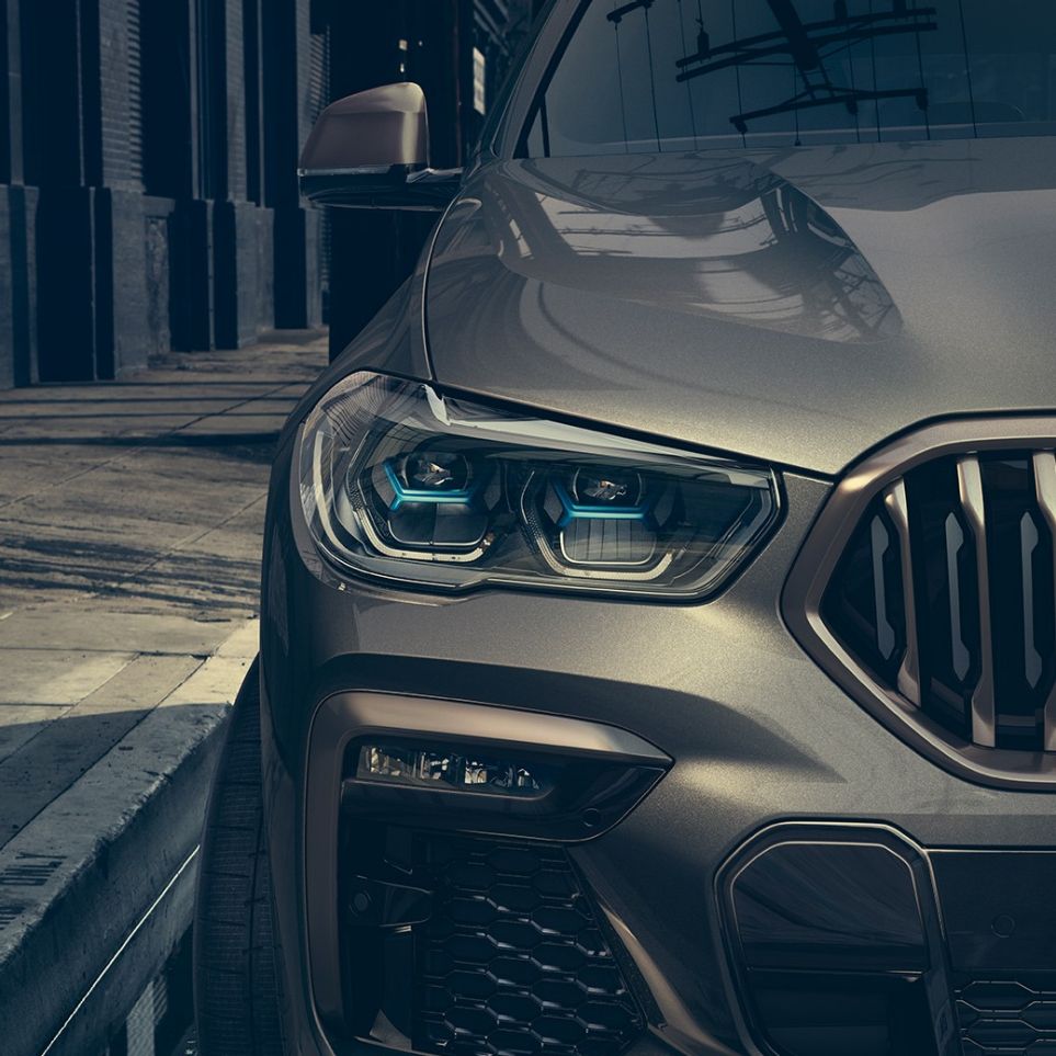 BMW Laserlicht. G06 Nahaufnahme des BMW X6 mit Fokus auf das Laserlicht. G06