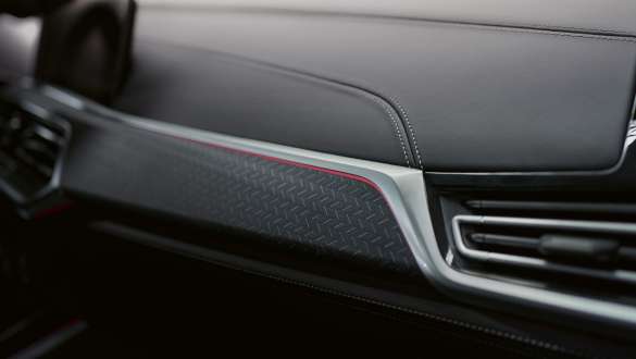 BMW Individual Interieurleiste 'Fineline' BMW X6 Edition Black Vermilion G06 2021 Interieur BMW Individual Interieurleiste 'Fineline' BMW X6 Edition Black Vermilion G06 2021 Interieur