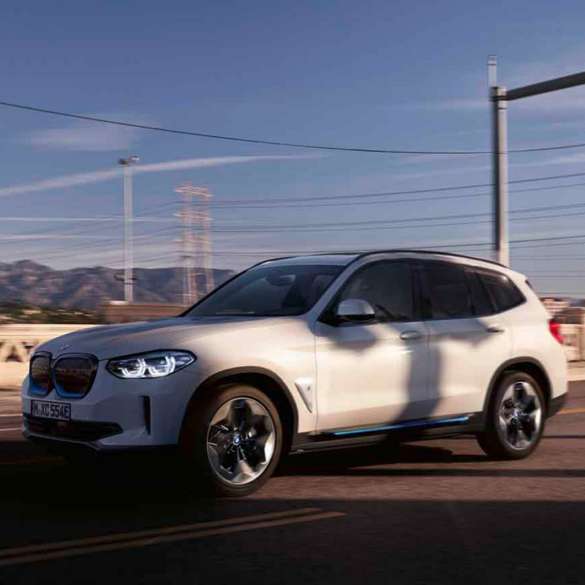 BMW iX3 G08 Fahrdynamik Film BMW iX3 G08 2020 Mineralweiß metallic Fahrdynamik Film