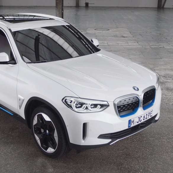 BMW iX3 SUV G08 Exterieur-Design Film BMW iX3 SUV G08 2020 Mineralweiß metallic Exterieur-Design Film
