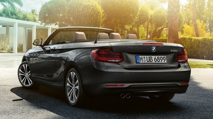 BMW Série 2 Cabrio, vue de trois quarts de la poupe BMW Série 2 Cabrio, vue de trois quarts de la poupe