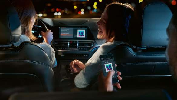 Connected Command. BMW Série 8 Coupé, avec Connected Command.