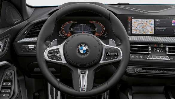 Volant M en cuir, BMW M235i xDrive Gran Coupé Volant M en cuir de la BMW M235i xDrive Gran Coupé F44, poste de conduite