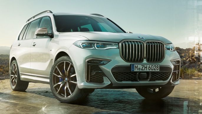 BMW X7 M SUV, vue de trois-quarts avant BMW X7 M SUV en Mineralweiß, à l’arrêt, vue de trois-quarts avant, G07, 2019