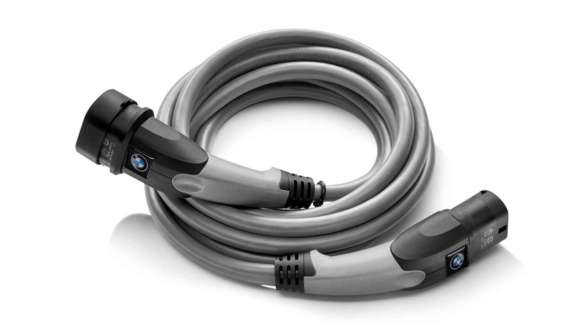 Câble de recharge (mode 3) pour la recharge sur bornes publiques de la BMW iX3 SUV électrique G08 Câble de recharge (mode 3) pour la recharge sur bornes publiques de la BMW iX3 SUV électrique G08 2020