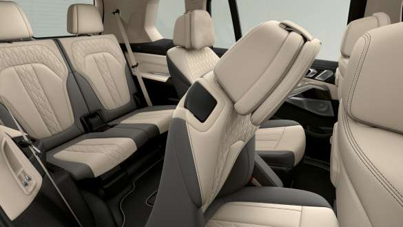 BMW X7 G07 LCI – vue latérale sur la troisième rangée de sièges Habitable de la BMW X7 G07 LCI – vue latérale sur la troisième rangée de sièges