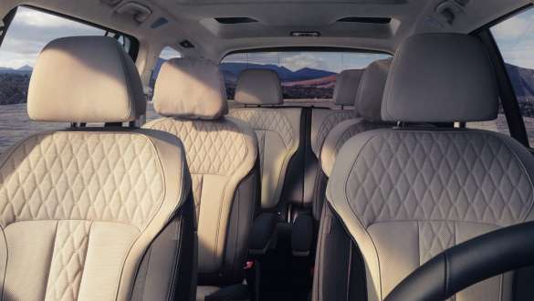 BMW X7 G07 LCI – vue depuis l’avant sur les sièges de la version 6 places Habitacle de la BMW X7 G07 LCI – vue depuis l’avant sur les sièges de la version 6 places