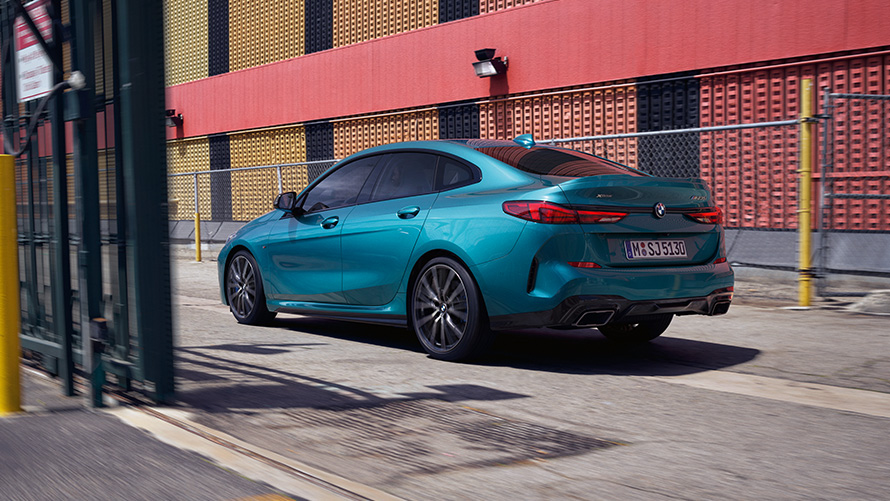 BMW 2er Gran Coupé Snapper Rocks Blau metallic F44 Dreiviertel-Heckansicht