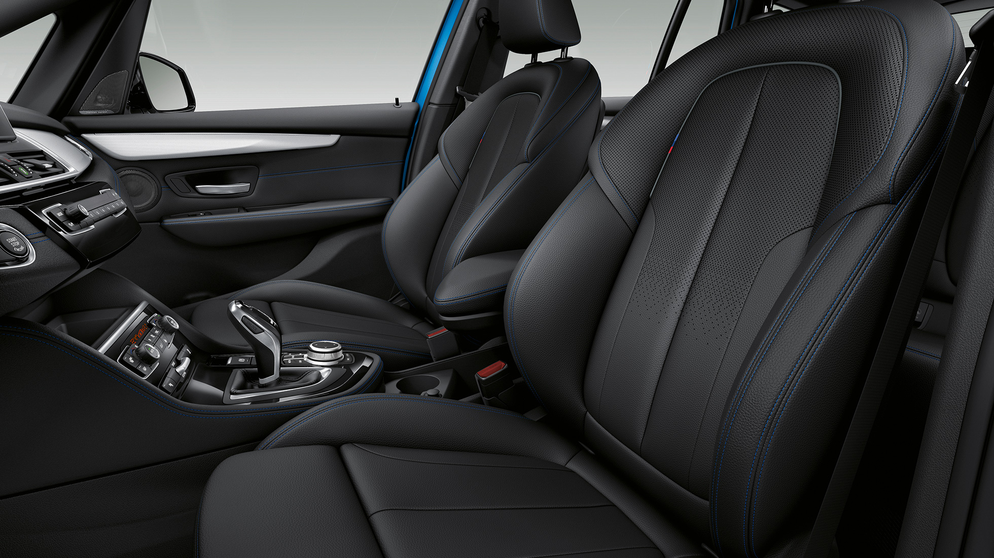 Sièges sport de la BMW Série 2 Gran Tourer 220d xDrive, Modèle M Sport F46 2018 habitacle 