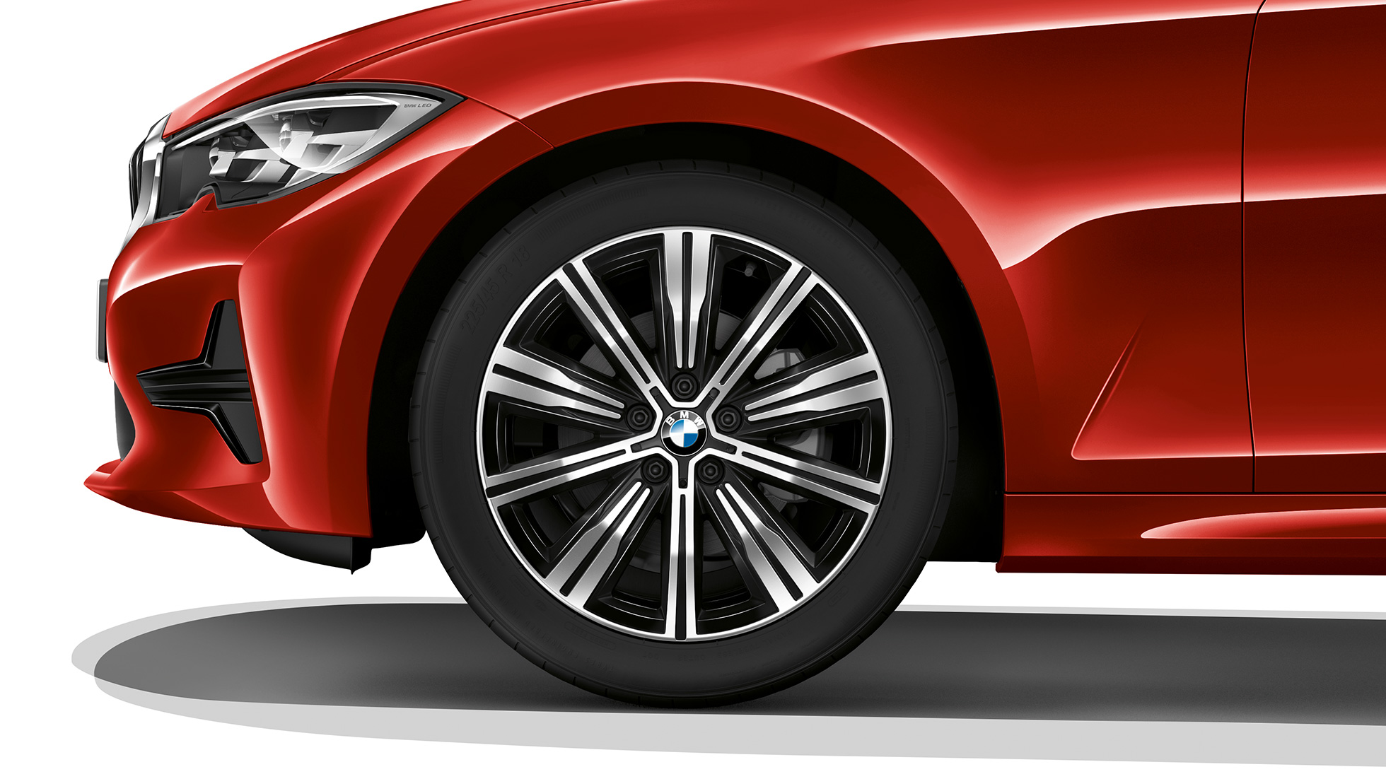 BMW Série 3 Berline, jante du Modèle Advantage. Gros plan d’une jante en alliage léger de la BMW Série 3 Berline, dotée de l’équipement du Modèle Advantage.