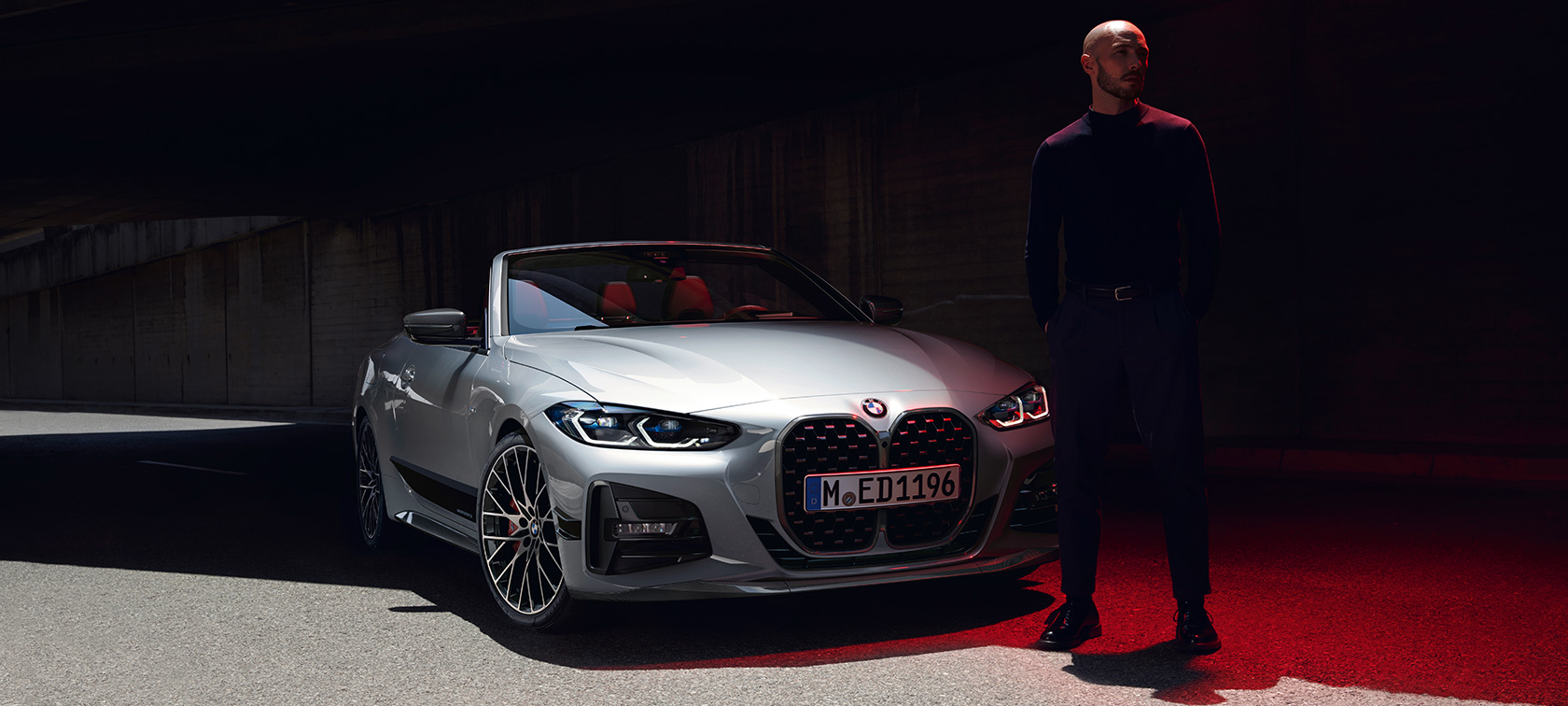 Vue de trois quarts arrière avec porte-vélos Pro 2.0 de la BMW Série 4 Cabrio G23 2020 BMW Série 4 Cabrio G23 2020 Sanremo Green metallic, vue de trois quarts arrière avec porte-vélos arrière Pro 2.0