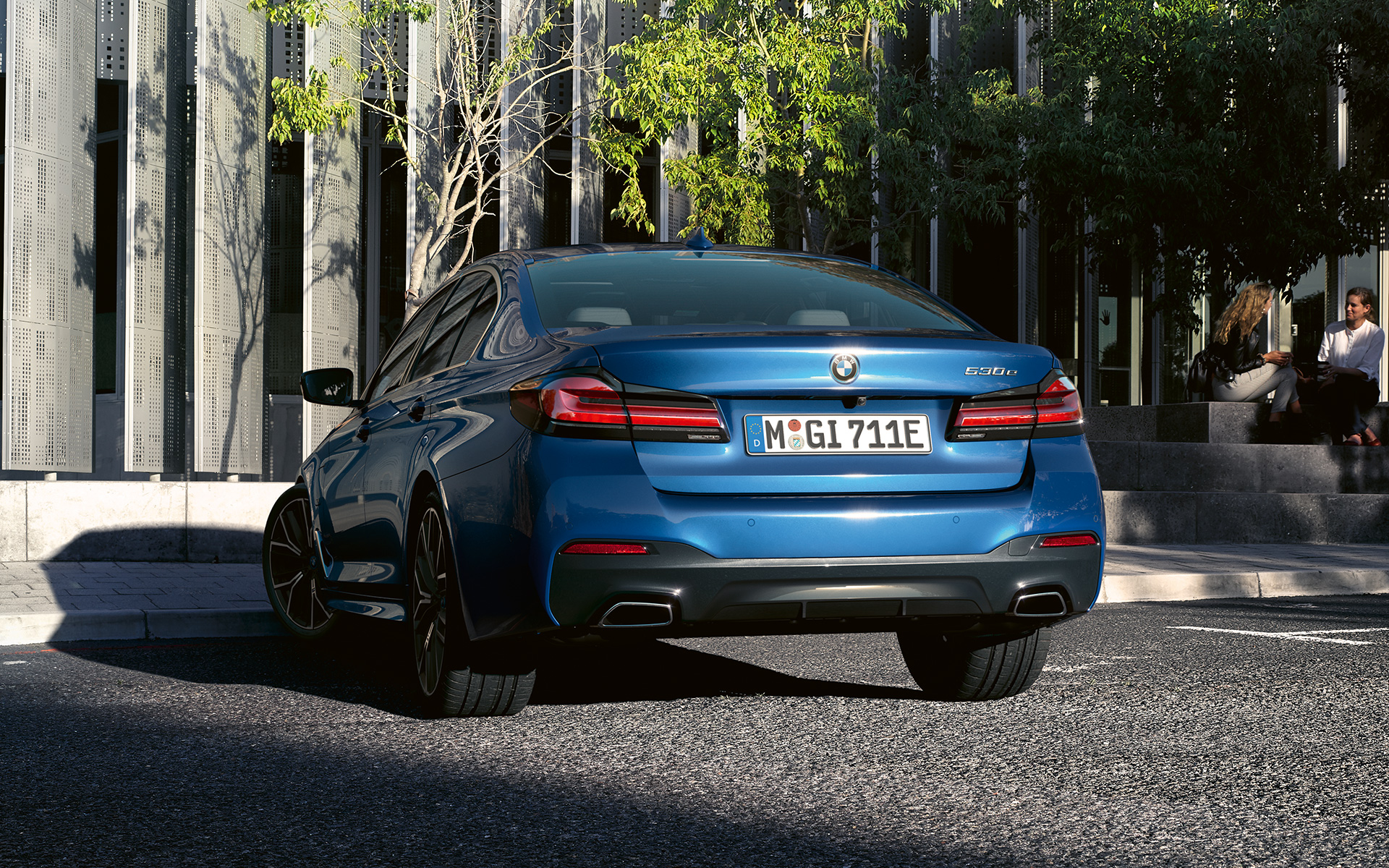 Rückleuchten in 3-D-Form BMW 5er Limousine G30 Rückleuchten in 3-D-Form BMW 5er Limousine G30 Facelift 2020 Phytonicblau Nahaufnahme Heck