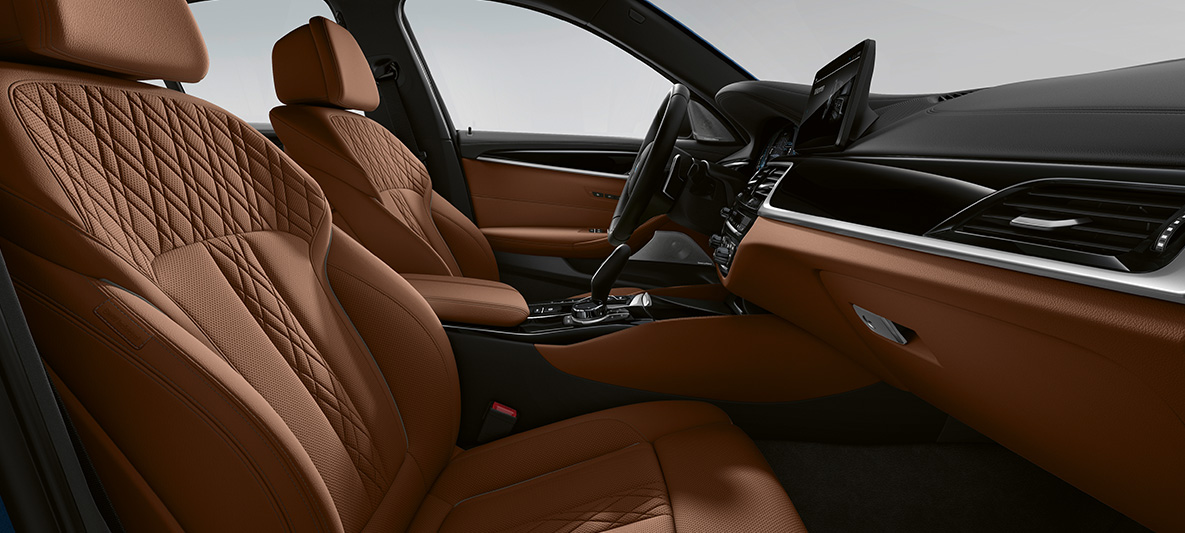 Équipement tout cuir de la BMW Série 5 Touring G31 Individual, intérieur Équipement tout cuir de la BMW Série 5 Touring Individual G31 restylage 2020, habitacle et intérieur