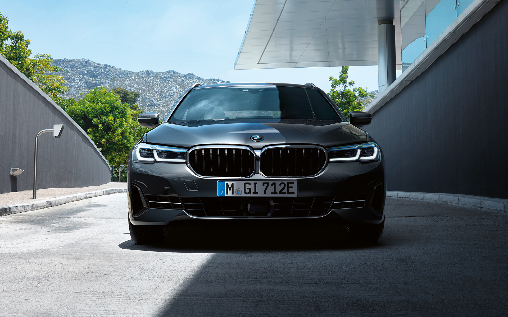 BMW Niere und Frontschürze BMW 5er Touring G31 LCI BMW Niere und Frontschürze BMW 5er Touring G31 Facelift 2020 Sophistograu Front